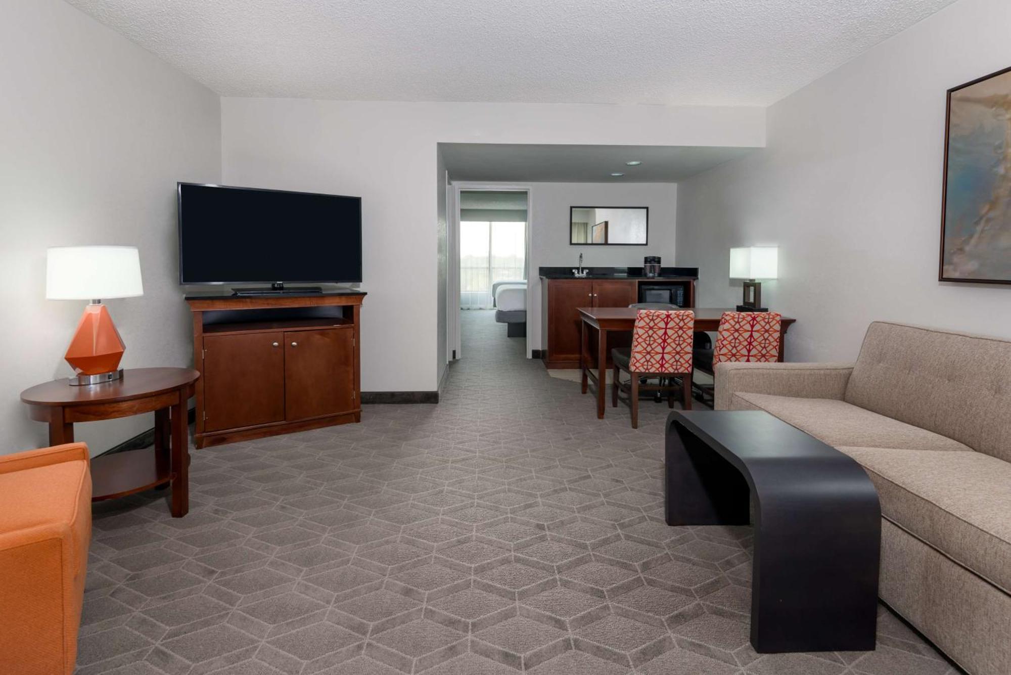 Embassy Suites Dallas - Park Central Area Экстерьер фото