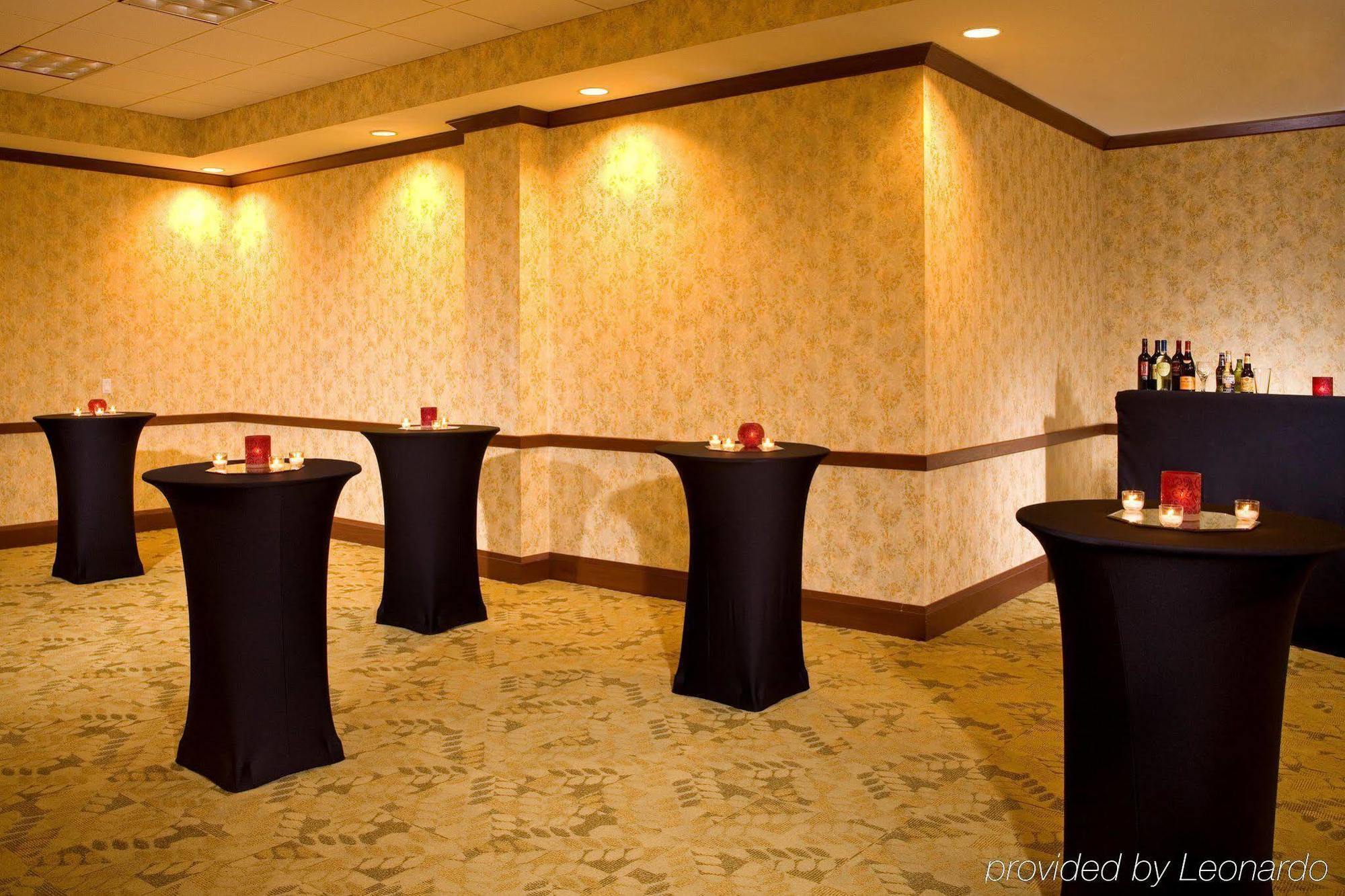 Embassy Suites Dallas - Park Central Area Экстерьер фото