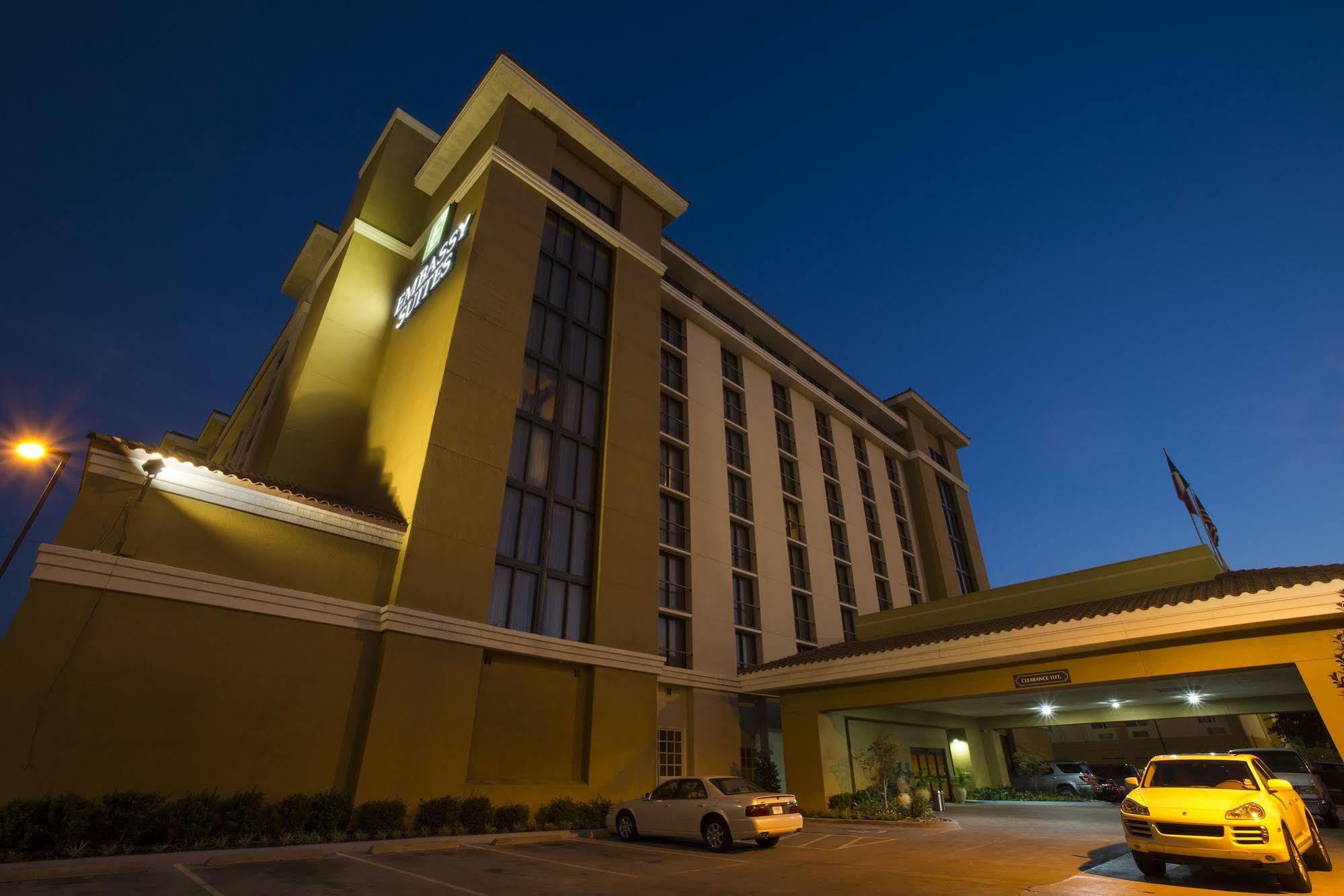 Embassy Suites Dallas - Park Central Area Экстерьер фото
